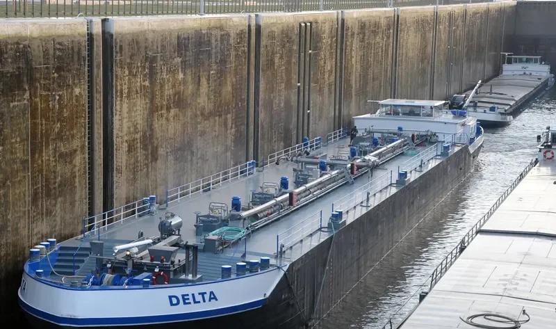 DELTA Tanker IMO 9249881 photo 7