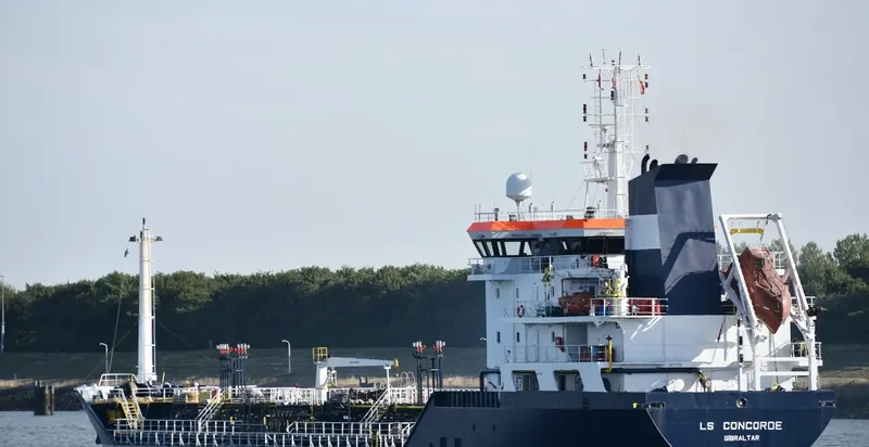 LS CONCORDE Tanker IMO 9250050 photo 2