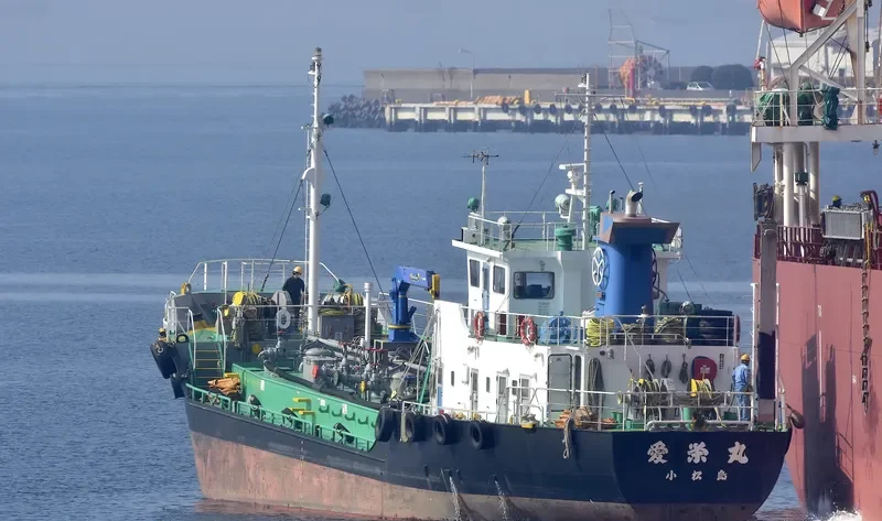 AIEI MARU Tanker IMO 9250256 photo 9