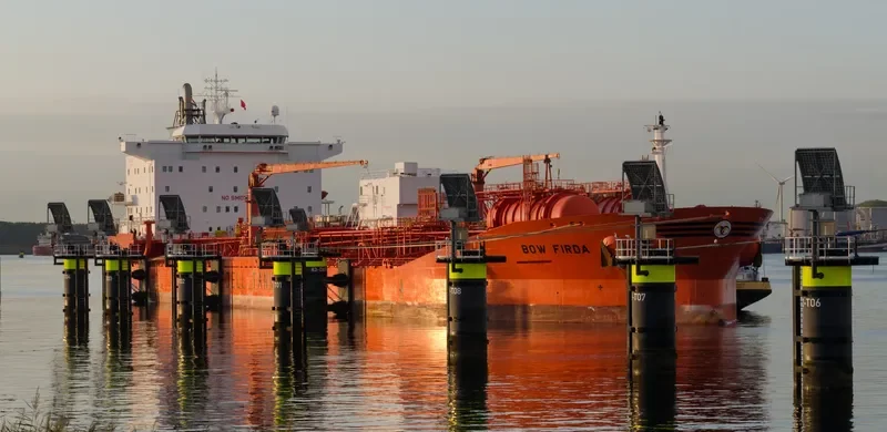 BOW FIRDA Tanker IMO 9250751 photo 5