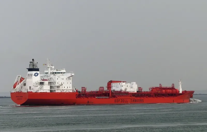 BOW FIRDA Tanker IMO 9250751 photo 6