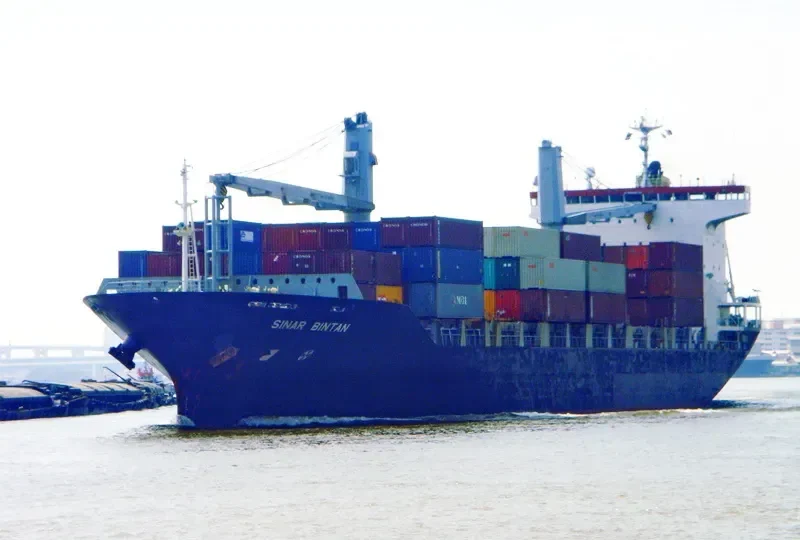 SINAR BINTAN Container Ship IMO 9250957 photo 5