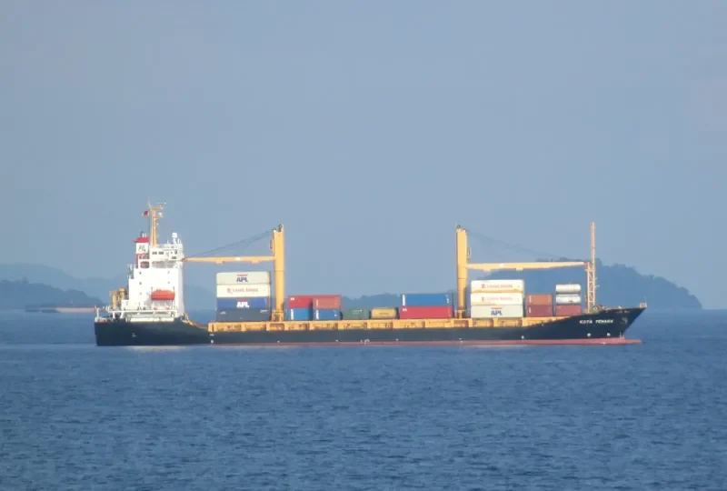 KOTA TENAGA Container Ship IMO 9251157 photo 2