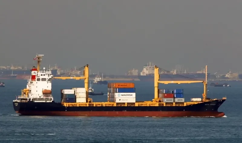 KOTA TENAGA Container Ship IMO 9251157 photo 6