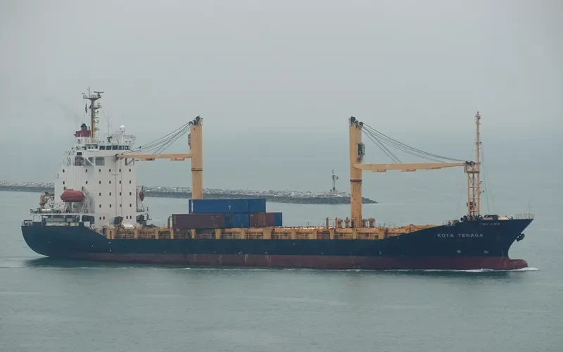 KOTA TENAGA Container Ship IMO 9251157 photo 7