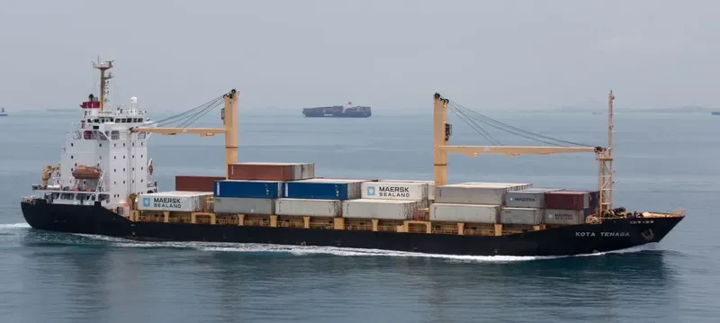 KOTA TENAGA Container Ship IMO 9251157 photo 9