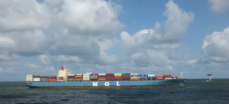 SEASPAN EFFICIENCY Container Ship IMO 9251365 photo 5