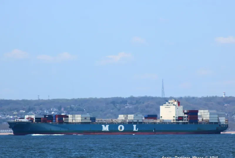 MOL EXPRESS Container Ship IMO 9251391 photo 3