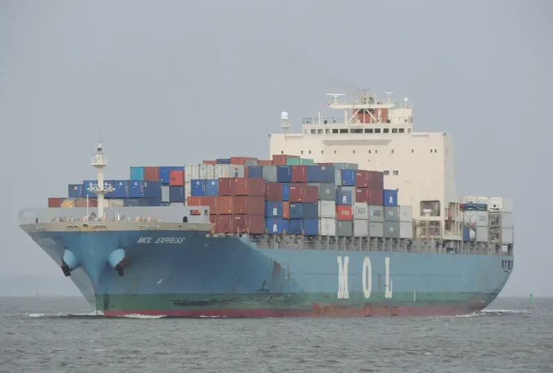 MOL EXPRESS Container Ship IMO 9251391 photo 9