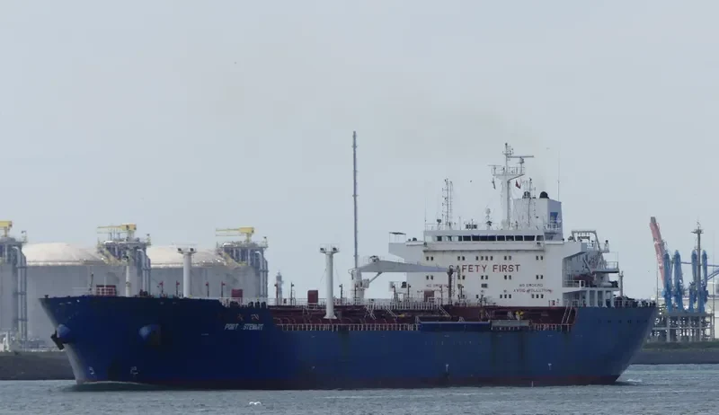 DAPHNE I Tanker IMO 9251456 photo 10