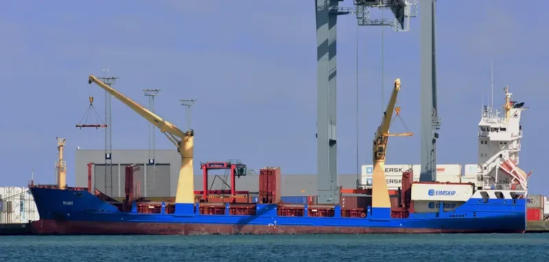 CRYSTAL VLADIVOSTOK Container Ship IMO 9251509 photo 19