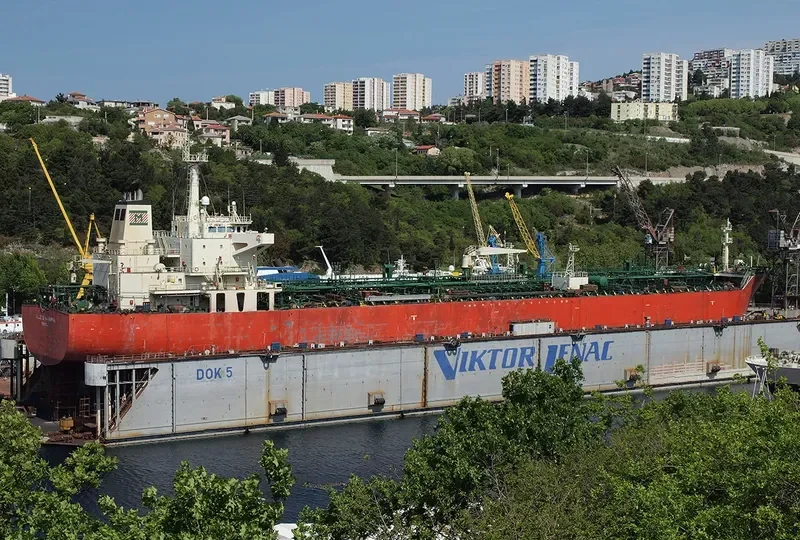 VALLE DI NAVARRA Tanker IMO 9251547 photo 2