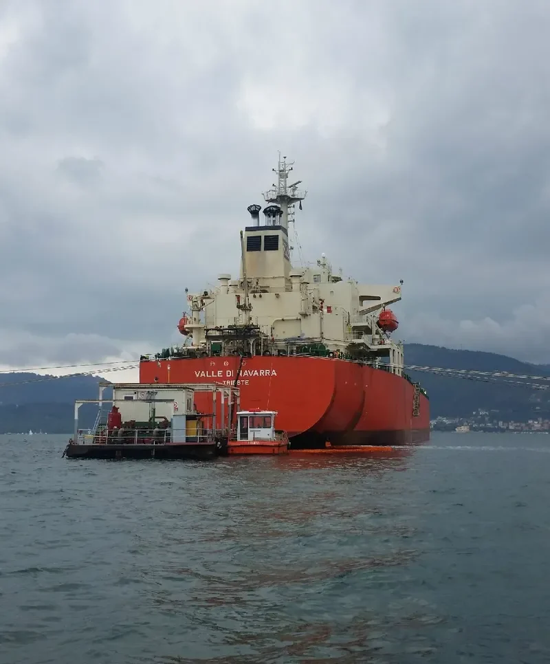 VALLE DI NAVARRA Tanker IMO 9251547 photo 7