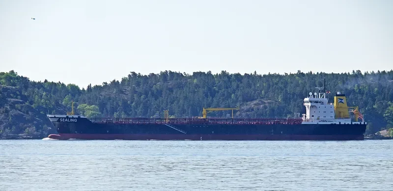 SEALING Tanker IMO 9251652 photo 8