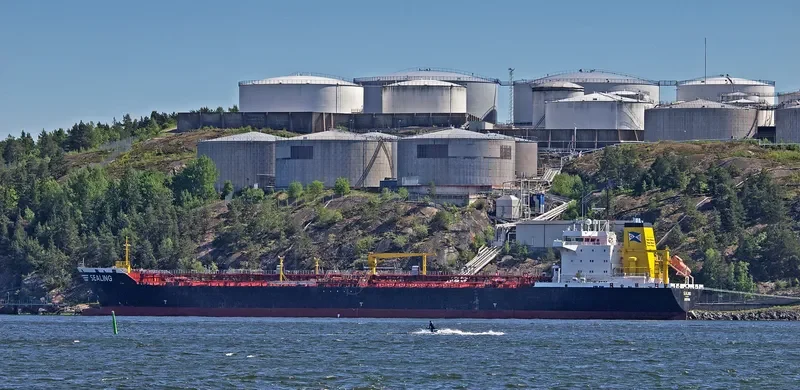 SEALING Tanker IMO 9251652 photo 10