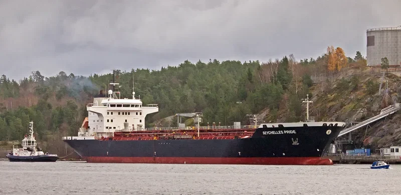 SEYCHELLES PRIDE Tanker IMO 9251664 photo 2