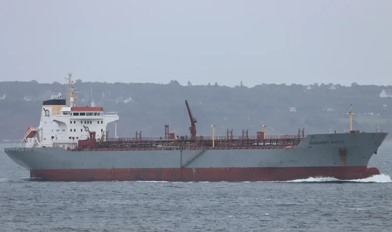 EBERHARDT ARCTIC Tanker IMO 9251676 photo 6