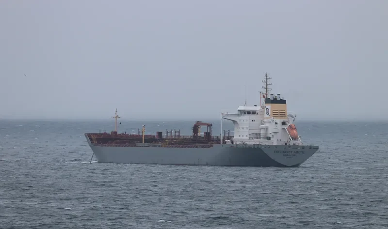 EBERHARDT ARCTIC Tanker IMO 9251676 photo 10