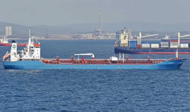 VULCANO M Tanker IMO 9251743 photo 4