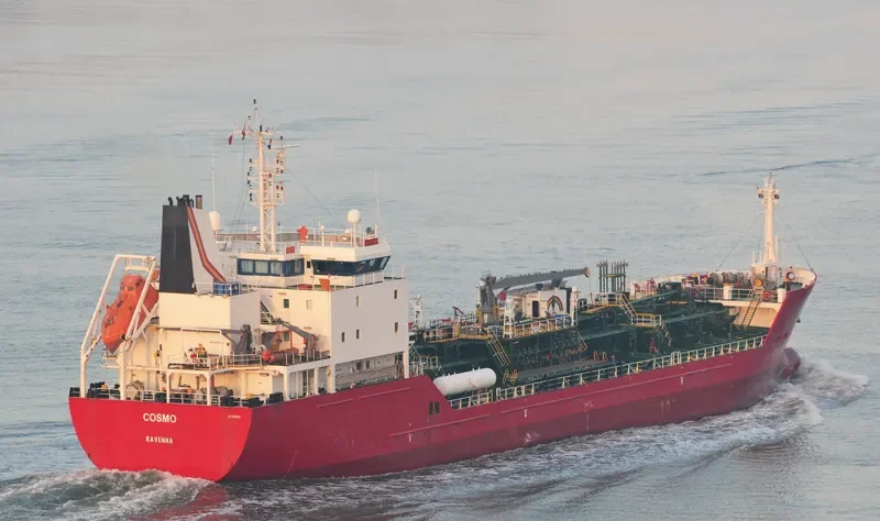 COSMO Tanker IMO 9251755 photo 5