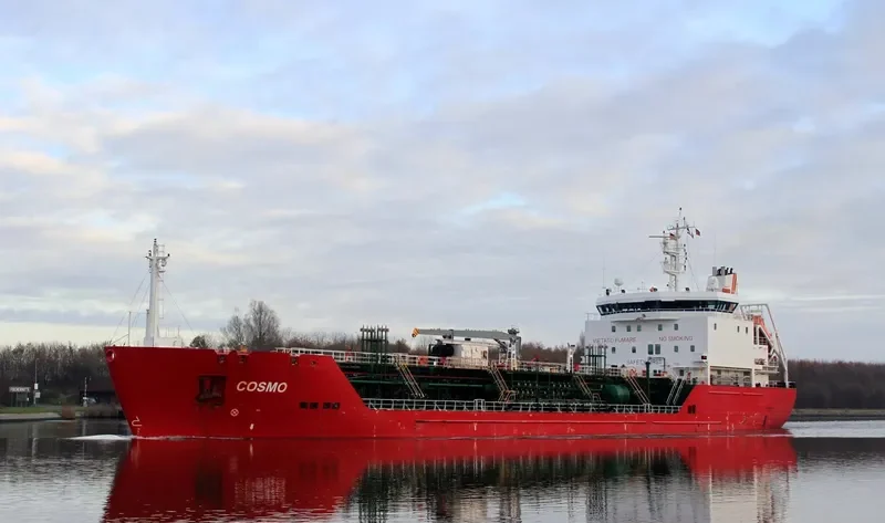 COSMO Tanker IMO 9251755 photo 6