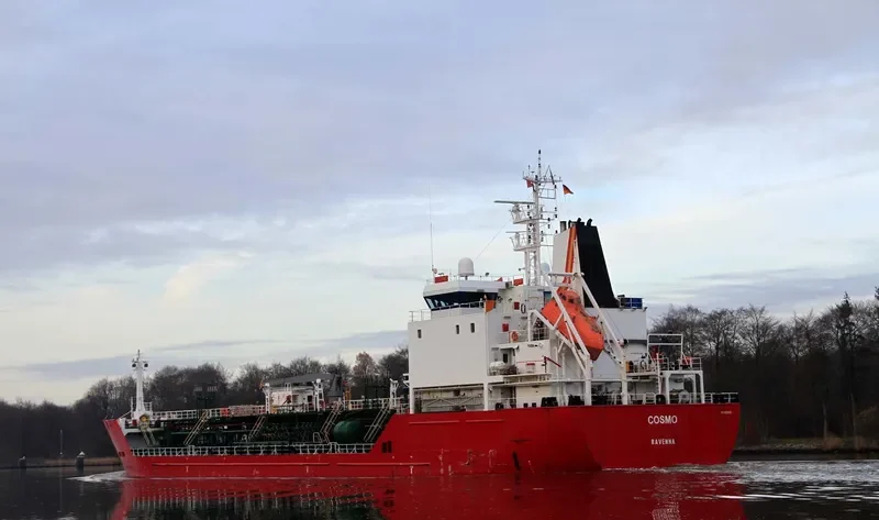 COSMO Tanker IMO 9251755 photo 7