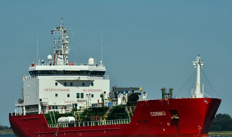 COSMO Tanker IMO 9251755 photo 9