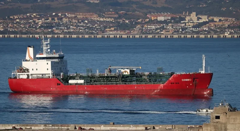 COSMO Tanker IMO 9251755 photo 10