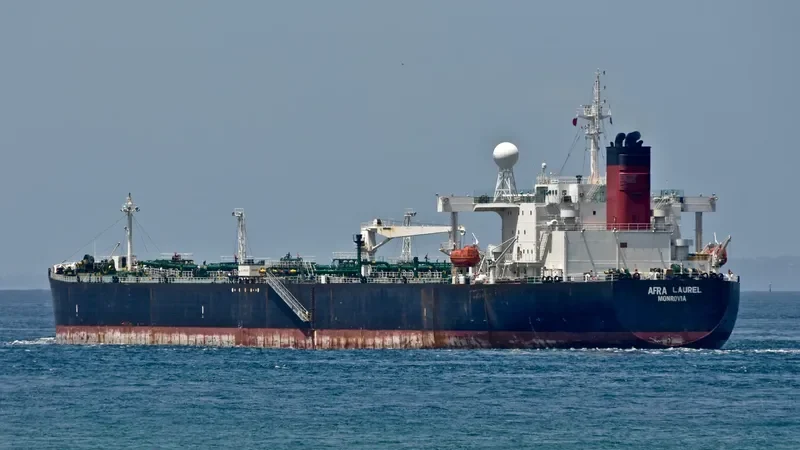 AFRA LAUREL Tanker IMO 9251810 photo 4