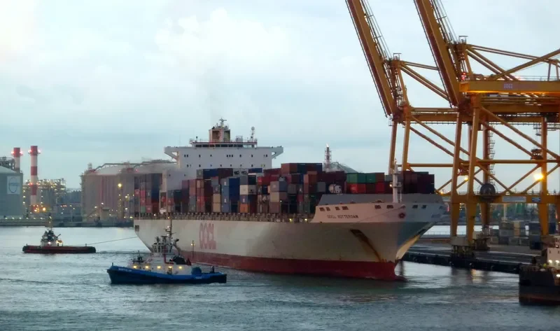 OOCL ROTTERDAM Container Ship IMO 9251999 photo 7