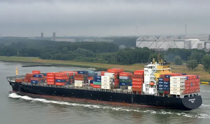 VIKTORIA WULFF Container Ship IMO 9252101 photo 2