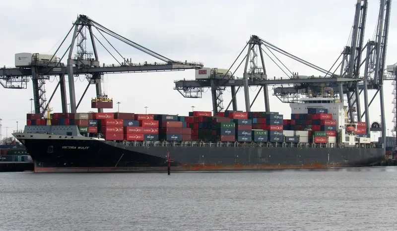 VIKTORIA WULFF Container Ship IMO 9252101 photo 3