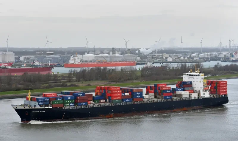 VIKTORIA WULFF Container Ship IMO 9252101 photo 6