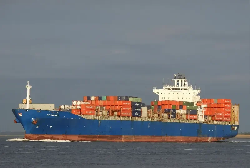 HS MOZART Container Ship IMO 9252254 photo 2