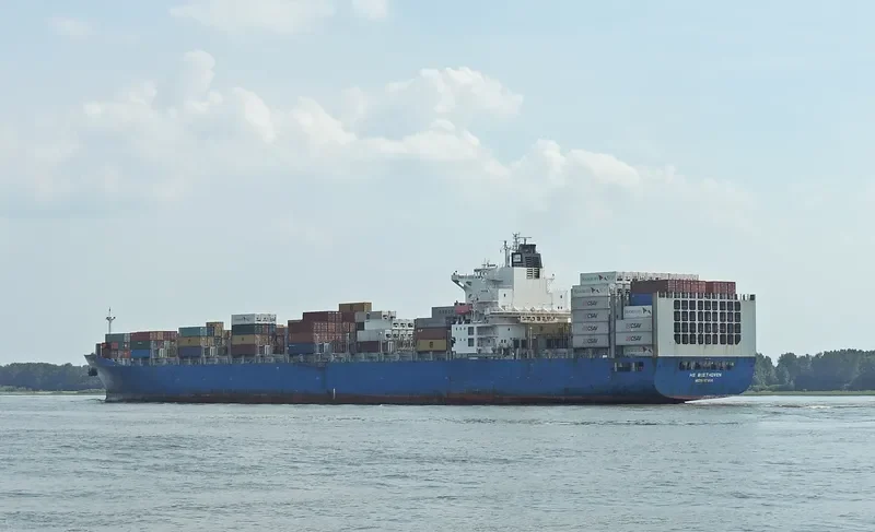 HS BEETHOVEN Container Ship IMO 9252266 photo 7
