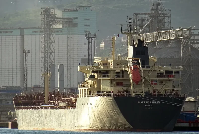 MAERSK REMLIN Tanker IMO 9252307 photo 6