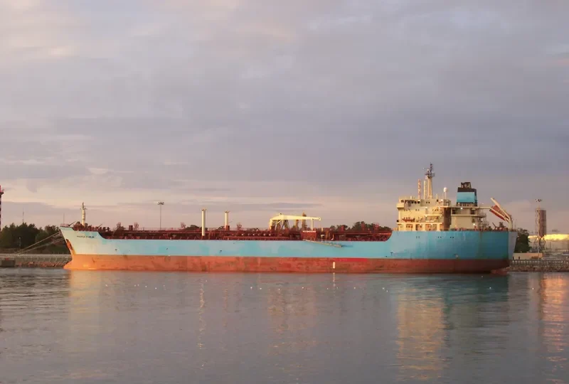 MAERSK REMLIN Tanker IMO 9252307 photo 8