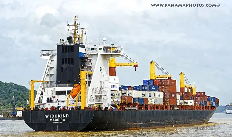 INDEPENDENT VISION Container Ship IMO 9252735 photo 4