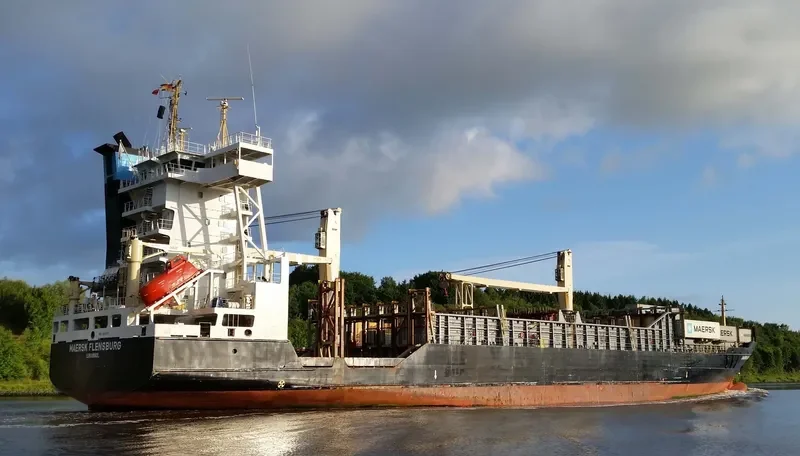 FLENSBURG Container Ship IMO 9252773 photo 8