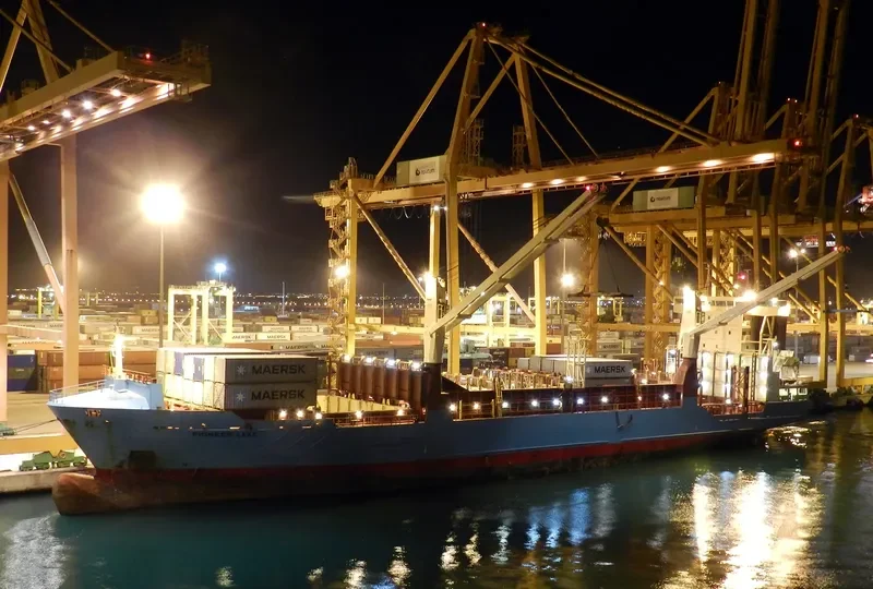 AVERA Container Ship IMO 9252797 photo 4