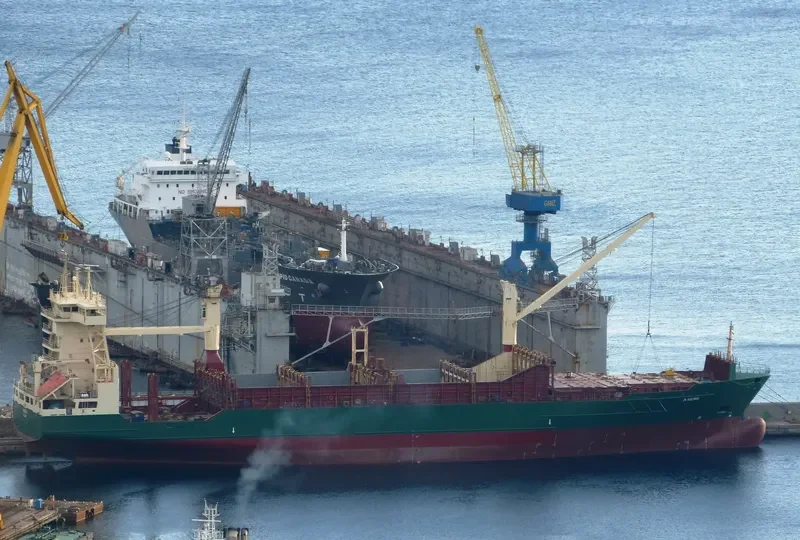 AVERA Container Ship IMO 9252797 photo 9