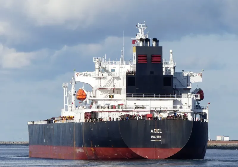 ARIEL Tanker IMO 9252955 photo 5