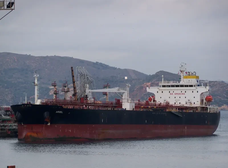 ARIEL Tanker IMO 9252955 photo 9