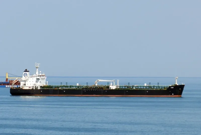 ANGI Tanker IMO 9253246 photo 6