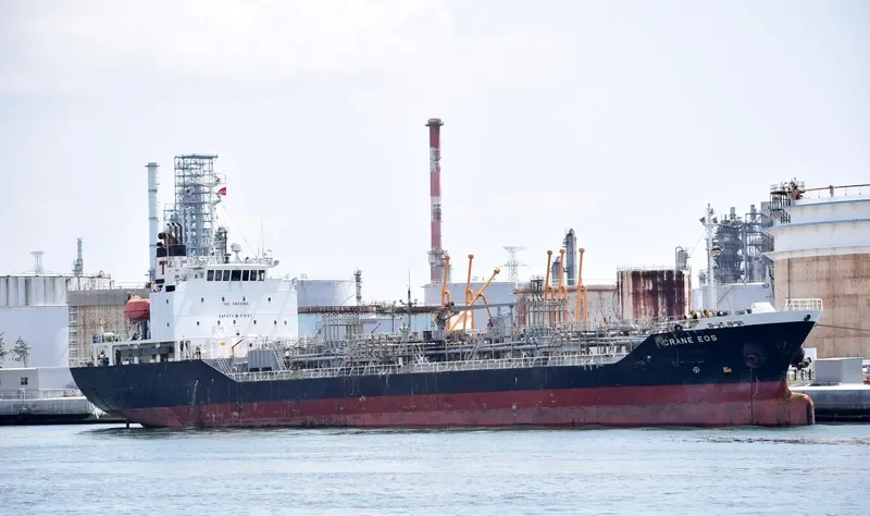 EOS Tanker IMO 9253428 photo 5