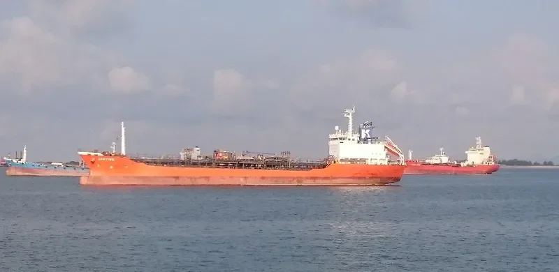 HANYU GLORY Tanker IMO 9253454 photo 2