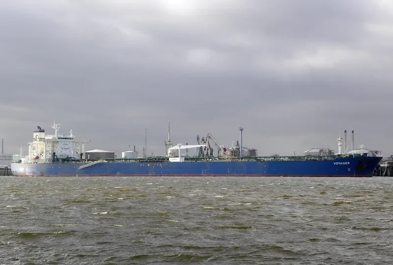 VOYAGER Tanker IMO 9253894 photo 10