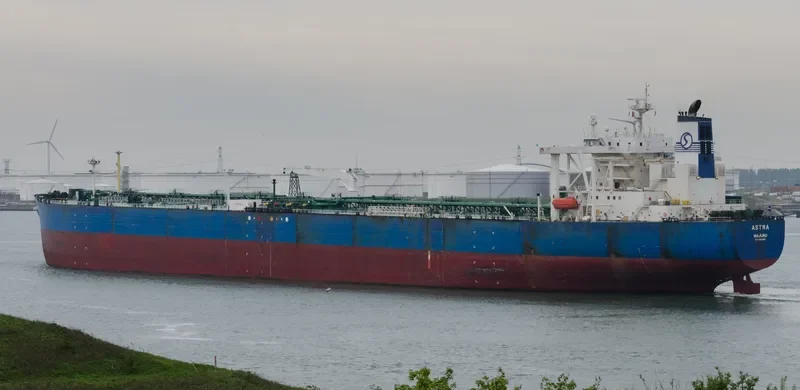 WALTZ Tanker IMO 9253909 photo 10