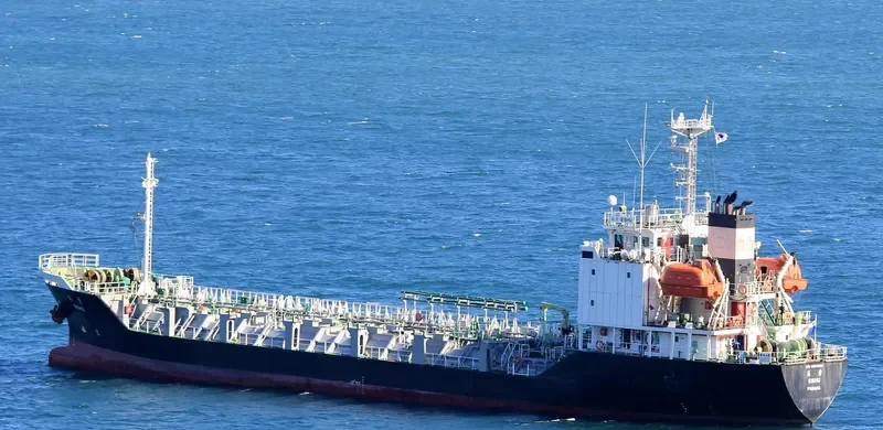 TONGYEA NO.7 Tanker IMO 9254288 photo 3