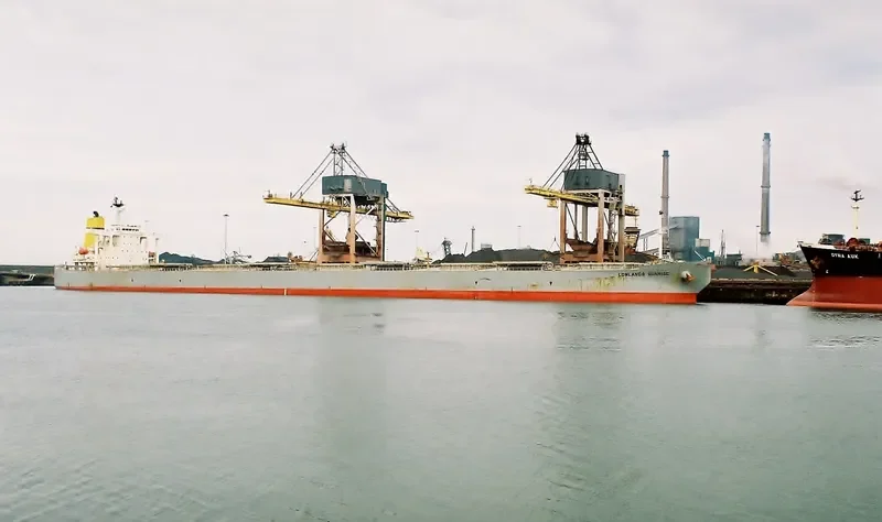 XH EXPLORER Bulk Carrier IMO 9254680 photo 2